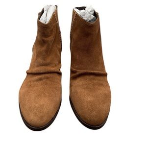 NWT Journee Signature Elegant‎ Brown Suede Ankle Booties size 8